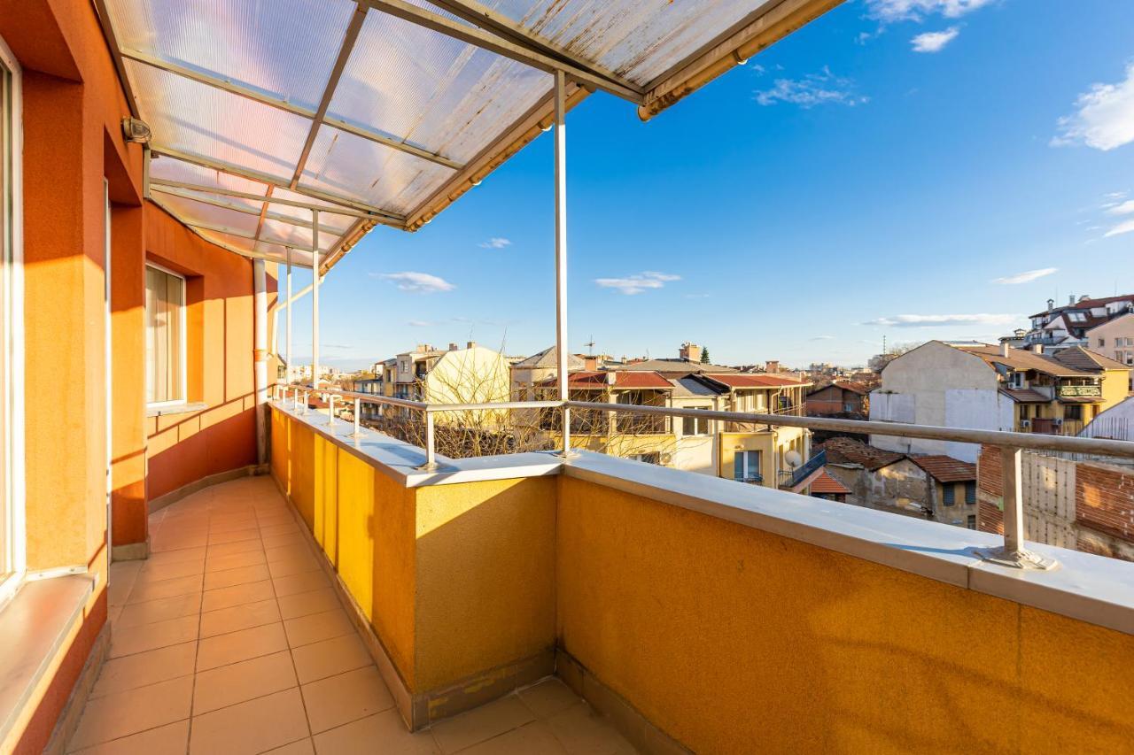 Sunny 1Bd Apartment In Old Town By Flat Mаnager Plovdiv Exteriör bild