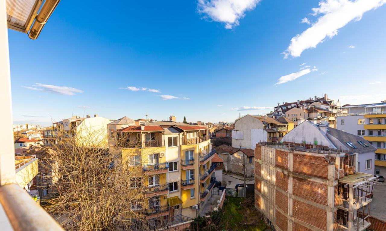 Sunny 1Bd Apartment In Old Town By Flat Mаnager Plovdiv Exteriör bild